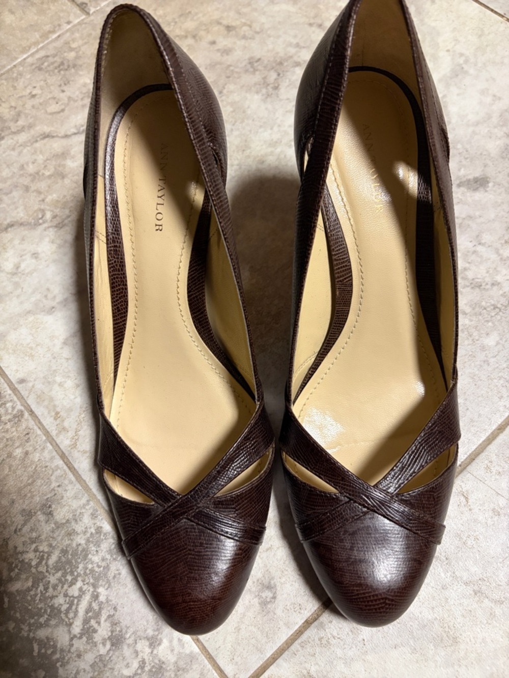 Ann Taylor Dark Brown Cognac Leather Crisscross Almond-Toe Pumps. 9.5